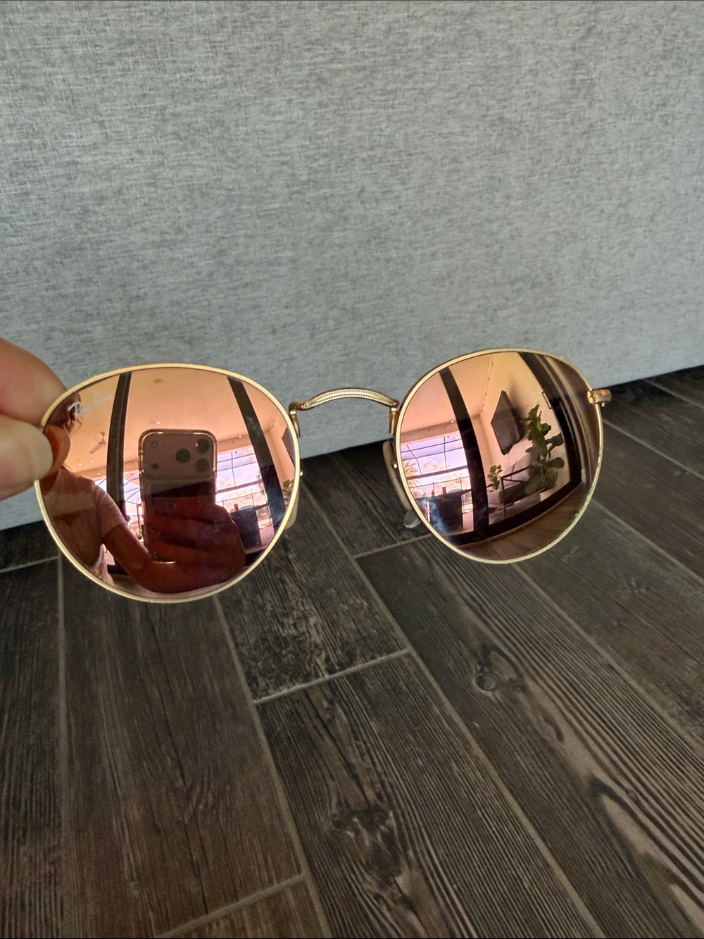 Round Gold Frame Sunglasses with Rose-Tinted Lenses